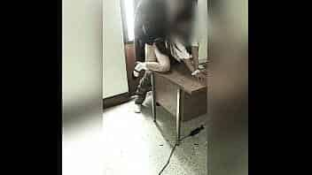 CAMARA en la Oficina! ESTUDIANTE Mexicana Follando con Profesor ! Sexo Casero! video