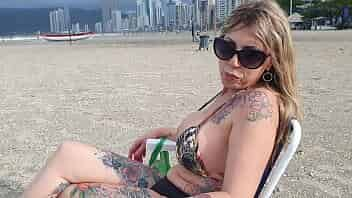 Fodendo com turista na praia (COMPLETO NO XVIDEOS RED) video