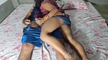 पति को काम पर भेजने के बाद पड़ोसी लड़के से चूत चुदाई  Wife XXX Sex video