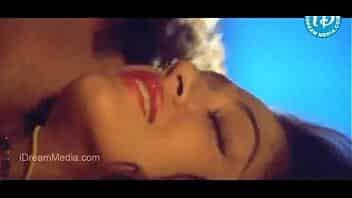 Hot Shobhana and Nagarjuna Romantic Masala Scene video